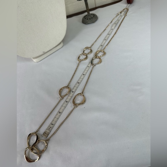 Long futuristic floating circles goldtone chain necklace - Picture 4 of 5